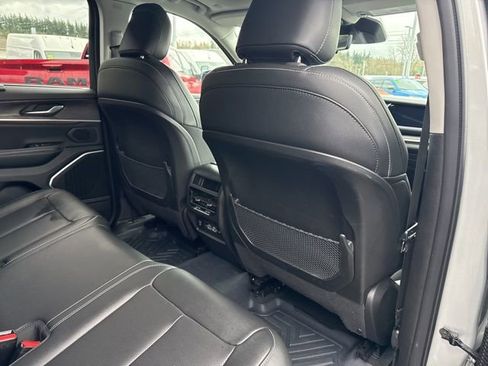 Used 2023 Jeep Grand Cherokee 30th Anniversary image 15