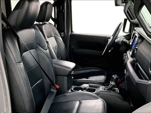 Used 2022 Jeep Gladiator Overland w/ Popular Equipment Package image 8