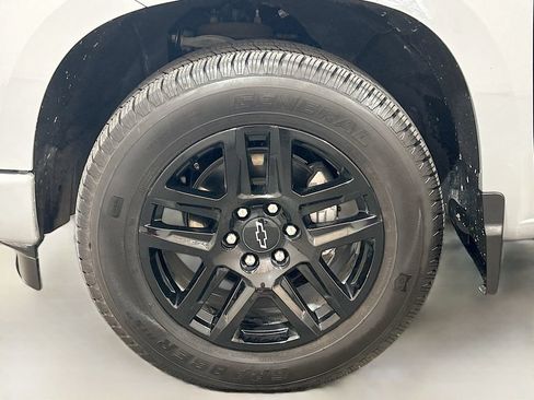 Used 2024 Chevrolet Silverado 1500 Custom w/ LPO, Dark Essentials Package RWD image 27