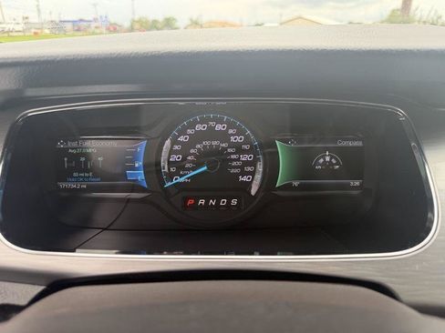Used 2018 Ford Taurus SEL w/ Equipment Group 201A FWD image 16