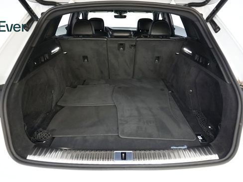 Used 2023 Audi e-tron Chronos AWD/4WD image 8