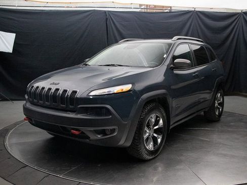 Used 2016 Jeep Cherokee Trailhawk w/ Comfort/Convenience Group image 6
