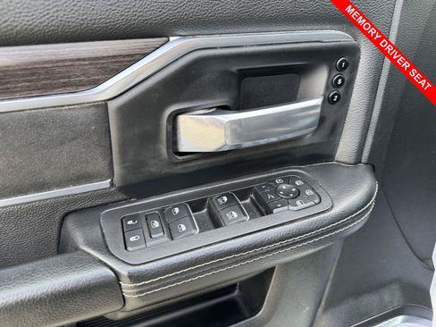 Used 2025 RAM 3500 Laramie w/ Sport Appearance Package AWD/4WD image 17
