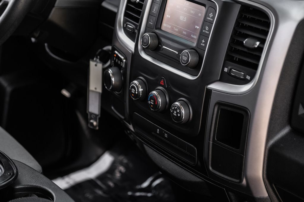 Used 2022 RAM 1500 Classic SLT RWD image 18