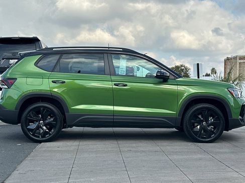 New 2026 Volkswagen Taos SE image 4