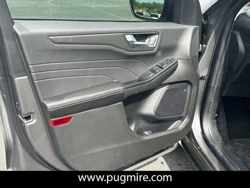 New 2025 Ford Escape SE image 10