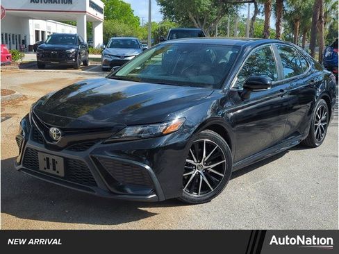 Used 2024 Toyota Camry SE w/ Cold Weather Package AWD/4WD image 1