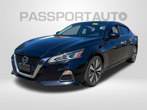 Certified 2022 Nissan Altima 2.5 SV FWD image 1