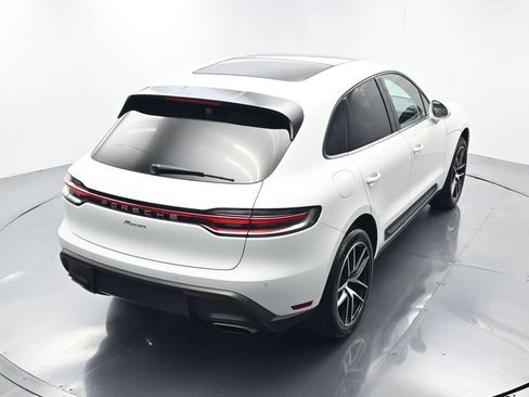 Certified 2025 Porsche Macan AWD/4WD image 39