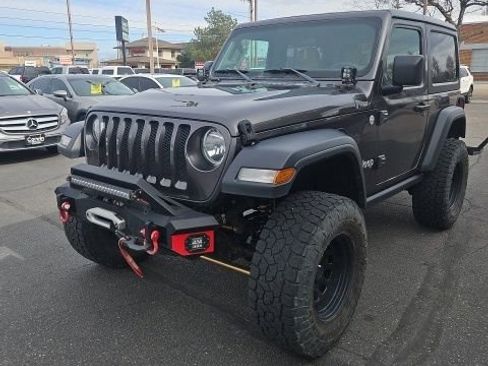 Used 2019 Jeep Wrangler Sport image 3