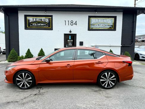 Used 2020 Nissan Altima 2.5 SR w/ Premium Package image 2