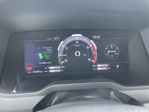 Used 2025 Toyota Tundra Limited AWD/4WD image 17