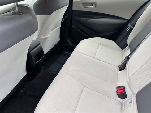 Used 2021 Toyota Corolla LE image 14
