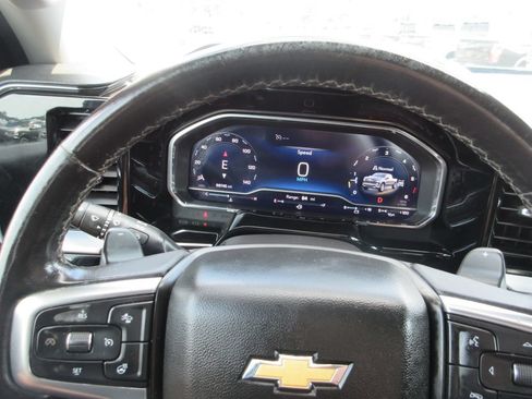 Certified 2022 Chevrolet Silverado 1500 LT w/ Leather Package AWD/4WD image 30