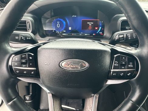 Certified 2022 Ford Explorer Platinum w/ Equipment Group 601A image 26