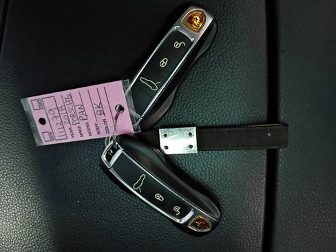 Used 2018 Porsche Panamera w/ Premium Package Plus image 28