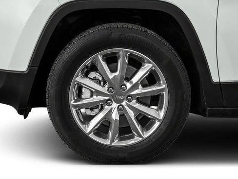 Used 2017 Jeep Cherokee Limited w/ Technology Group AWD/4WD image 12