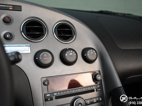 Used 2006 Pontiac Solstice Convertible w/ Power Package image 32