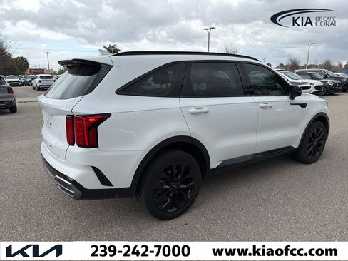 Used 2022 Kia Sorento SX image 8