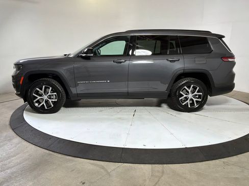 Certified 2025 Jeep Grand Cherokee L Limited w/ Trailer Tow Package AWD/4WD image 4