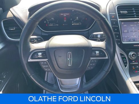 Certified 2019 Lincoln Nautilus Premier AWD/4WD image 16