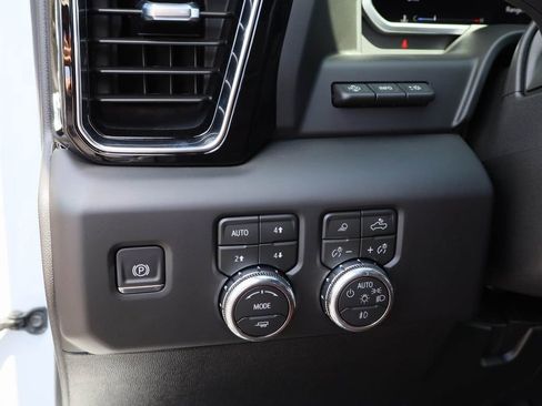 New 2026 GMC Sierra 3500 Denali Ultimate AWD/4WD image 11