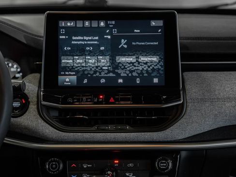 Certified 2023 Jeep Compass Latitude AWD/4WD image 16