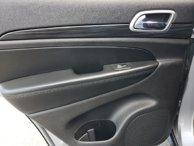 Certified 2020 Jeep Grand Cherokee Laredo RWD image 15