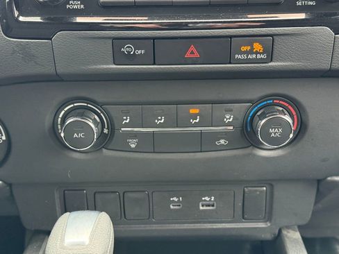 Used 2024 Nissan Frontier SV image 27