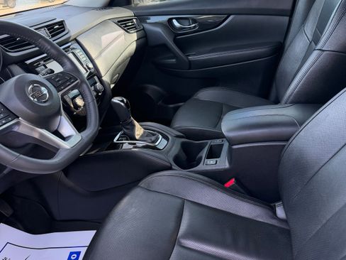 Used 2017 Nissan Rogue SL w/ SL Premium Package FWD image 14
