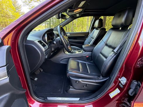 Used 2021 Jeep Grand Cherokee Limited image 14