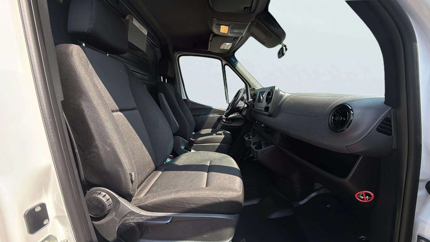Used 2022 Mercedes-Benz Sprinter 1500 image 11