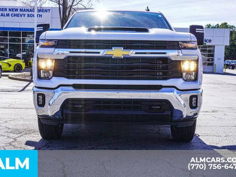 Used 2025 Chevrolet Silverado 2500 LT w/ Convenience Package AWD/4WD image 11