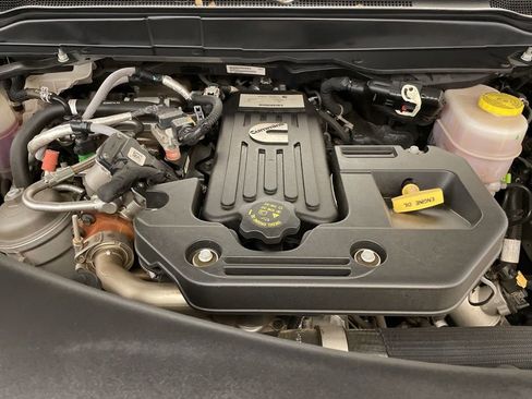 Used 2025 RAM 2500 Laramie image 32