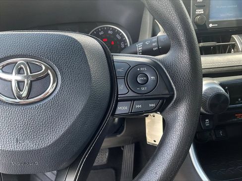 Used 2021 Toyota RAV4 LE w/ Carpet Mat Package (TMS) FWD image 10