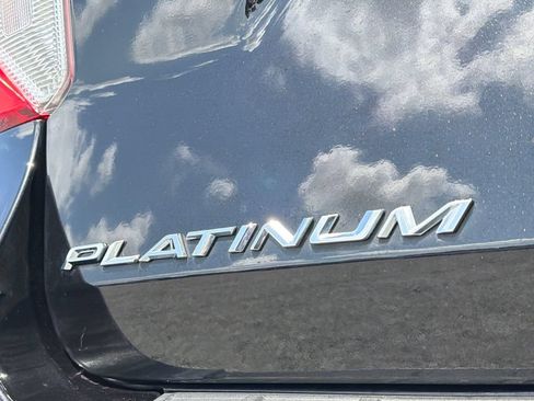 Used 2020 Ford Explorer Platinum w/ Premium Technology Package AWD/4WD image 18