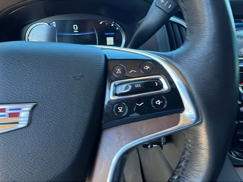 Used 2020 Cadillac Escalade Premium Luxury image 30