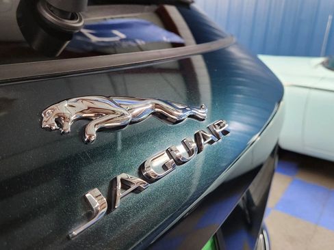 Used 2017 Jaguar F-PACE Premium image 66