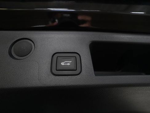Used 2025 GMC Terrain Elevation w/ Elevation Premium Package AWD/4WD image 15