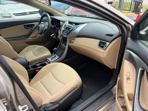 Used 2013 Hyundai Elantra GLS w/ Preferred Pkg FWD image 10