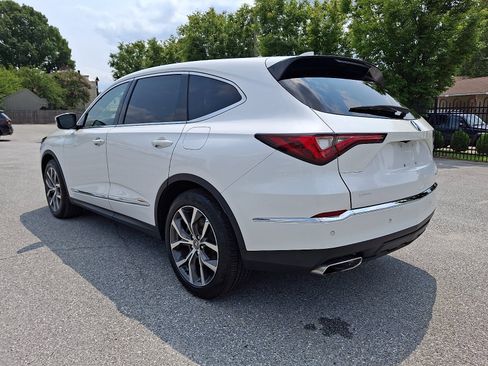 Used 2023 Acura MDX SH-AWD w/ Technology Package image 4