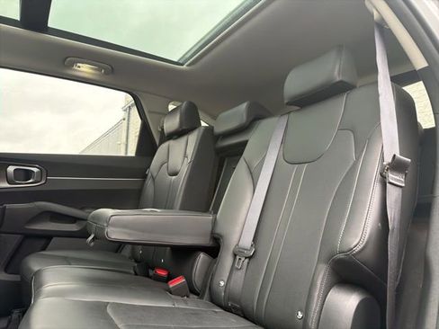 Certified 2024 Kia Sorento S w/ Panoramic Sunroof Package FWD image 18