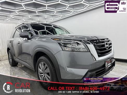 Used 2025 Nissan Pathfinder SV AWD/4WD image 1