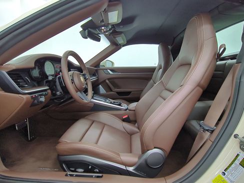 Certified 2023 Porsche 911 Targa 4S AWD/4WD image 5