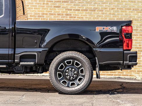 Used 2026 Ford F250 Platinum AWD/4WD image 7