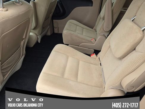 Used 2016 Dodge Grand Caravan SXT w/ Rear Park Assist Package FWD image 24