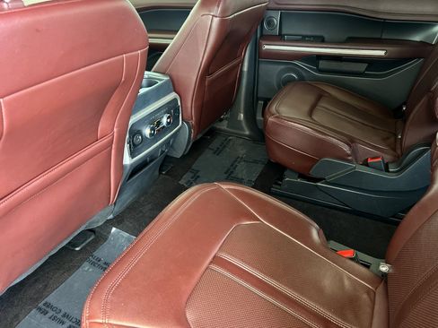 Used 2023 Ford Expedition Limited image 13