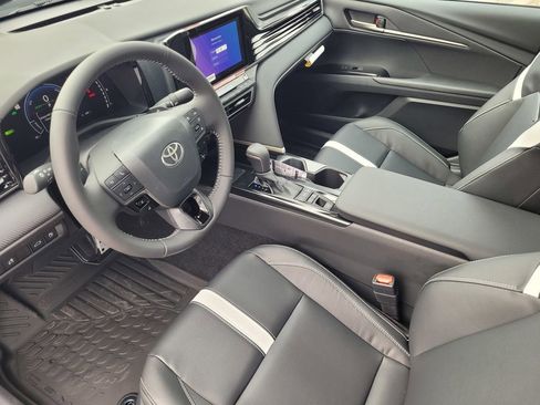 New 2026 Toyota Camry SE image 7