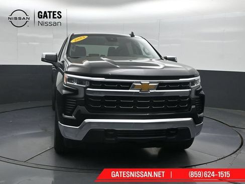 Used 2023 Chevrolet Silverado 1500 LT AWD/4WD image 5