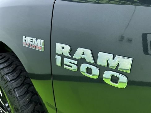 Used 2017 RAM 1500 Express w/ Express Value Package AWD/4WD image 14